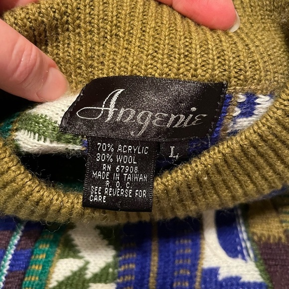 Angenie Sweater - Picture 9 of 15